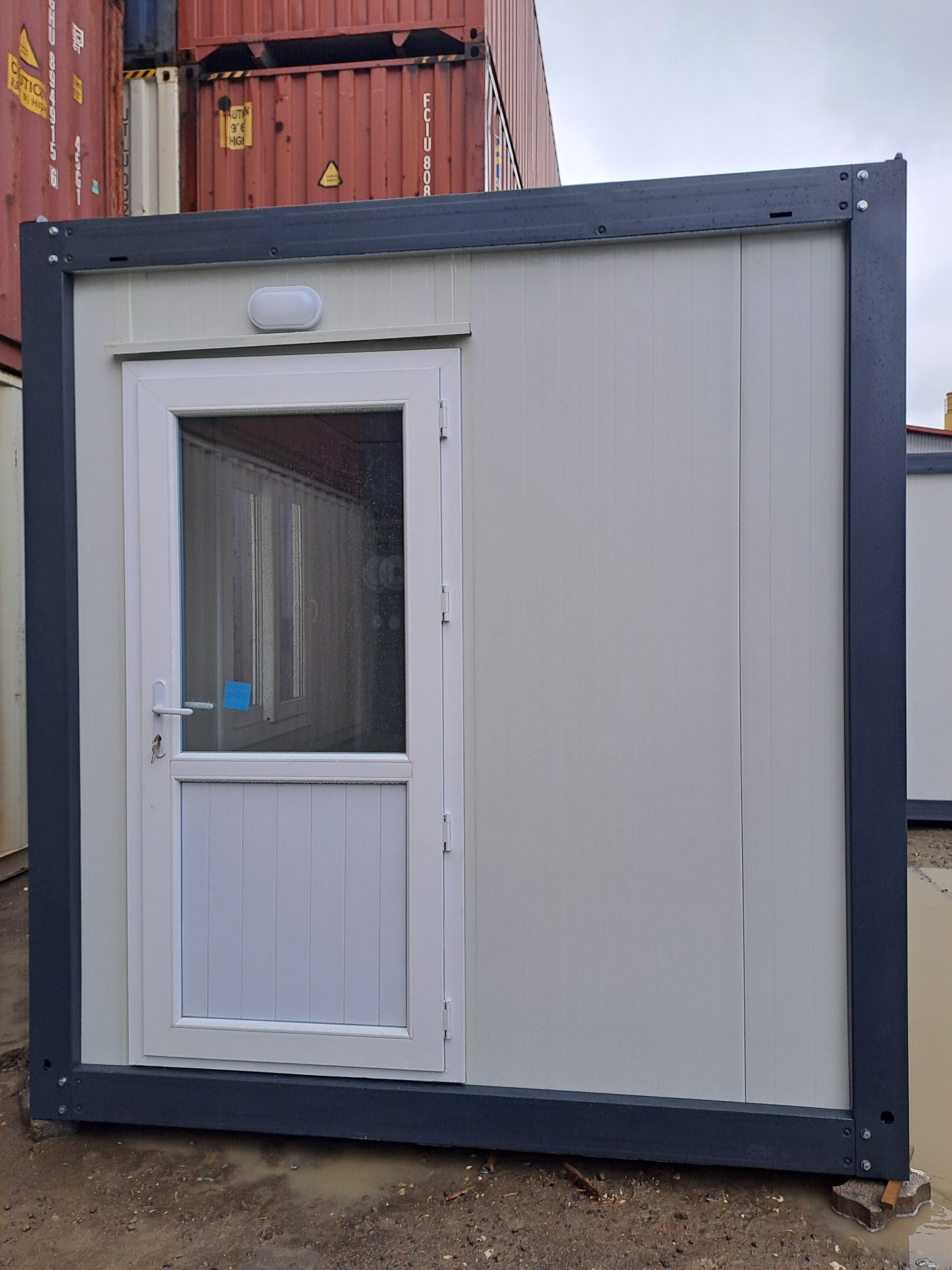 New 10' lightweight office container 002