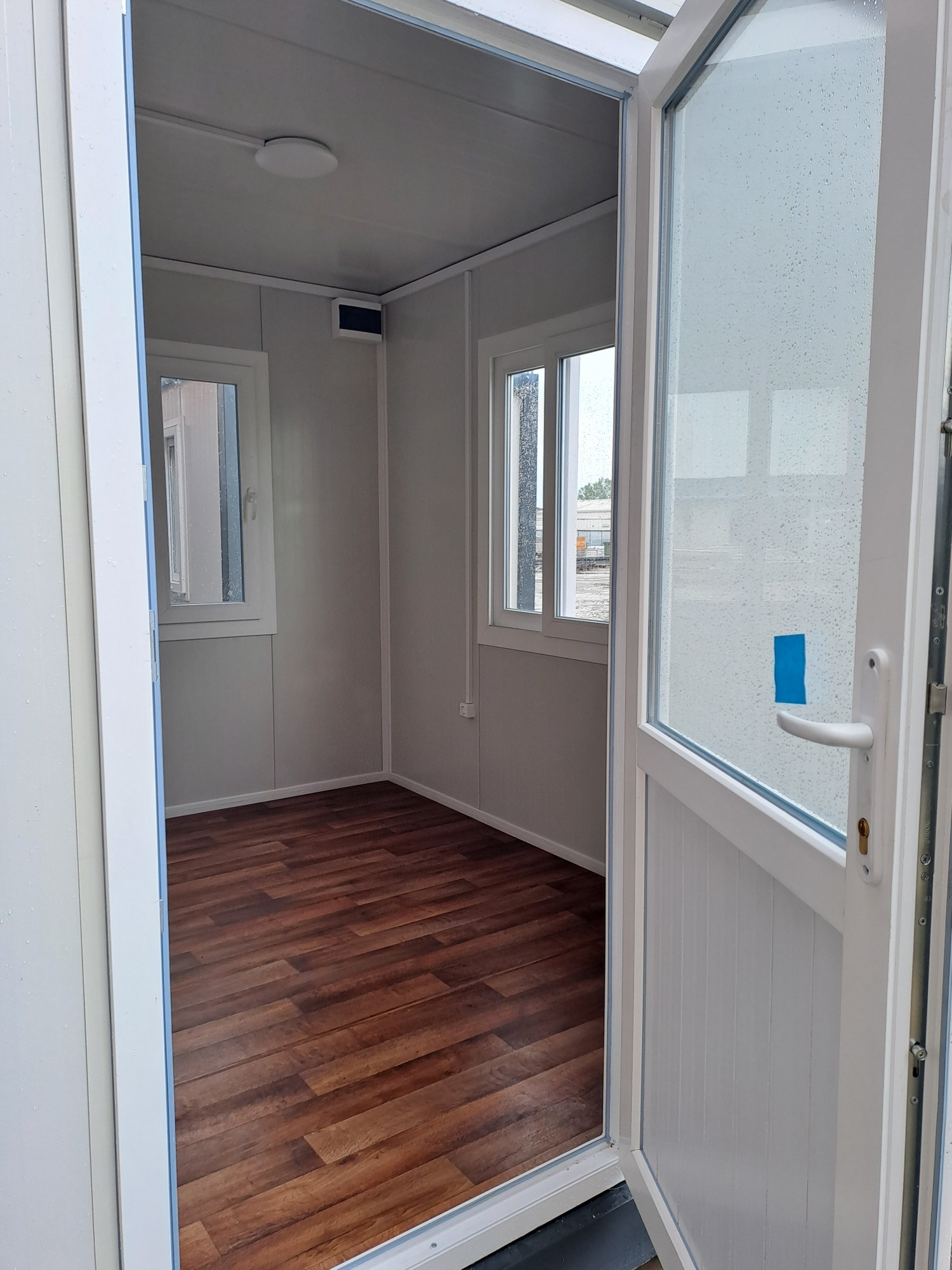 New 10' lightweight office container 002 - Image 4