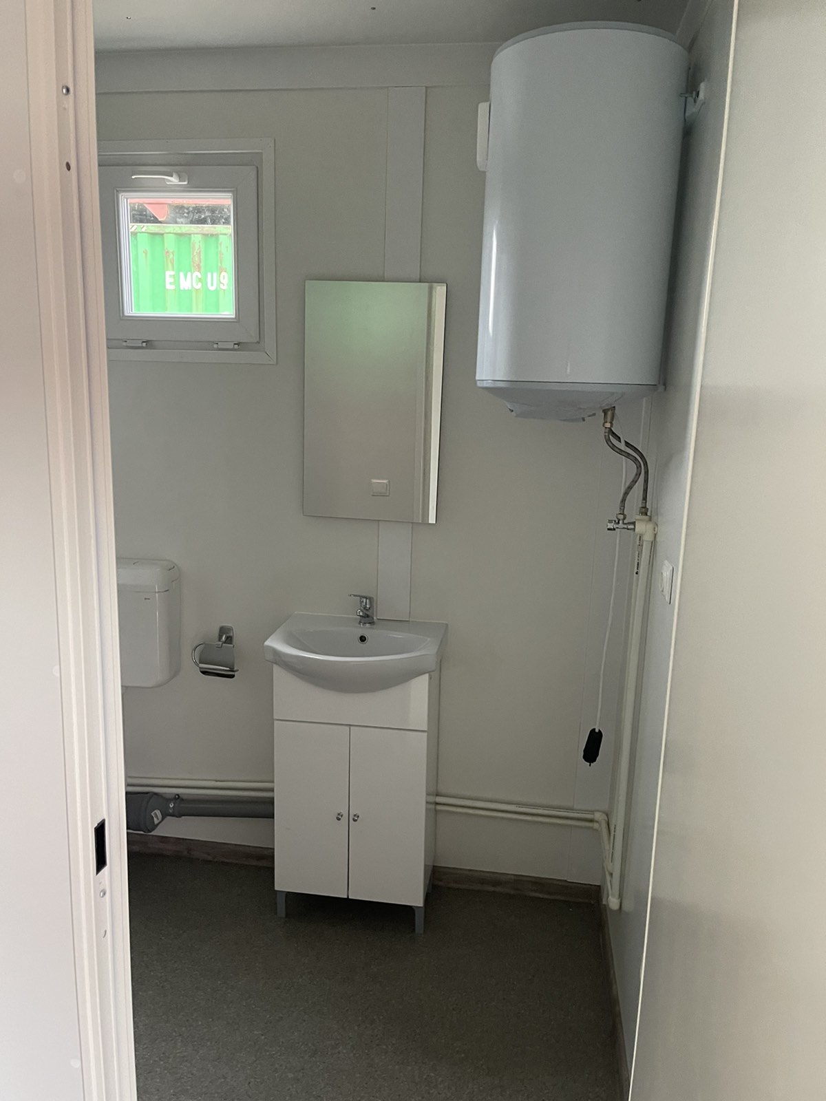 3x8 meter insulated container with bathroom and sleeping area - Image 13