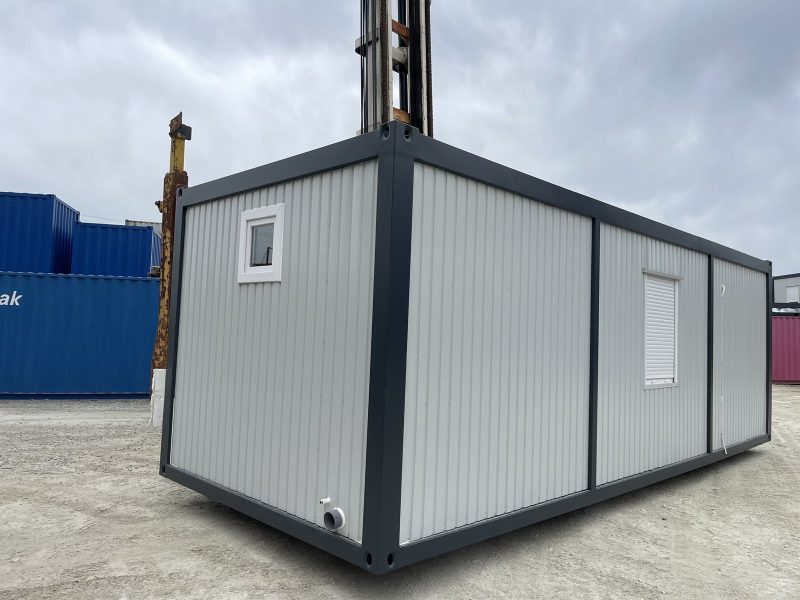 3x8 meter insulated container with bathroom and sleeping area - Image 4