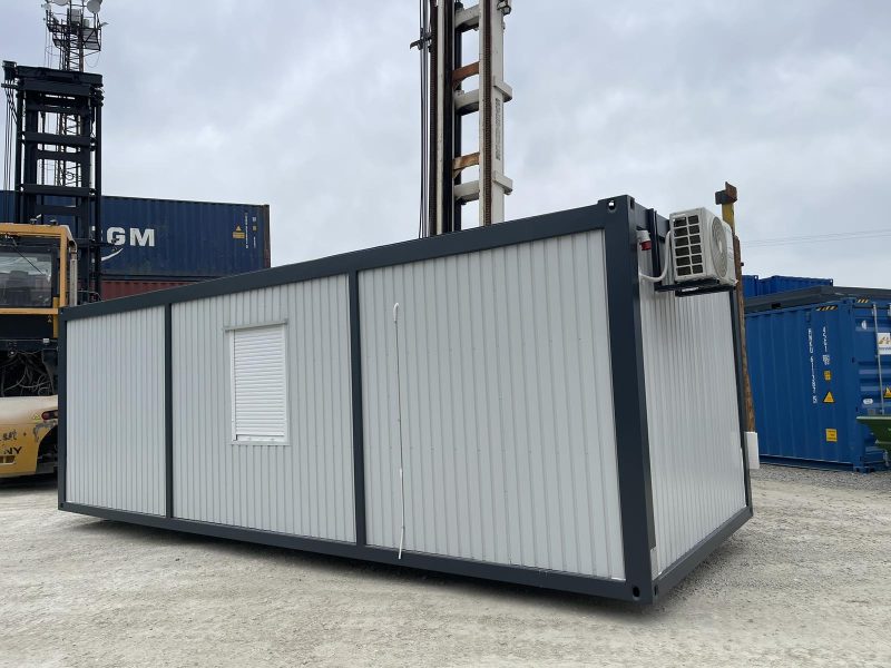 3x8 meter insulated container with bathroom and sleeping area - Image 3