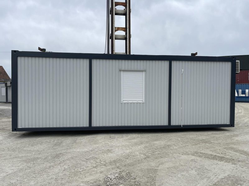 3x8 meter insulated container with bathroom and sleeping area - Image 2