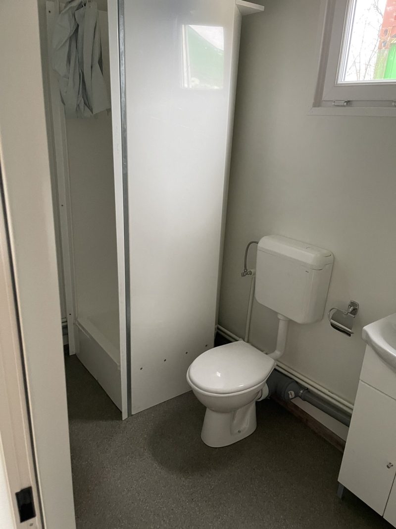 3x8 meter insulated container with bathroom and sleeping area - Image 14