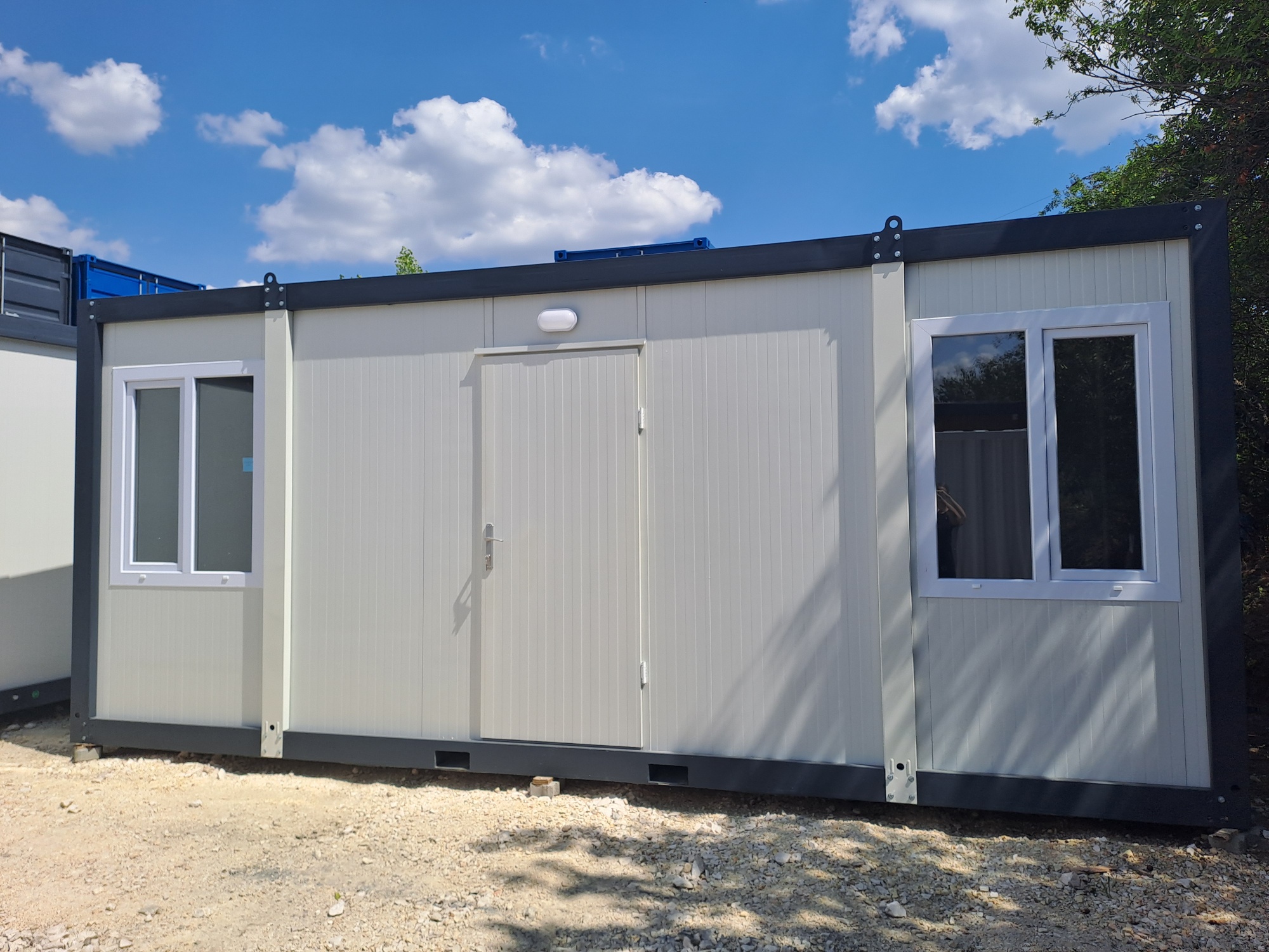 New light structure office container
